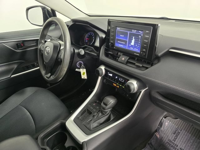 Used 2021 Toyota RAV4 LE w/ Carpet Mat Package (TMS) FWD image 10