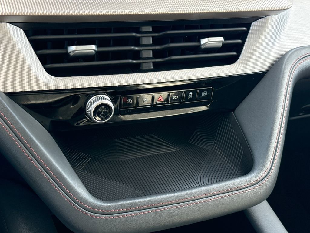 Certified 2025 Ford Explorer Active w/ Active Comfort Package image 22