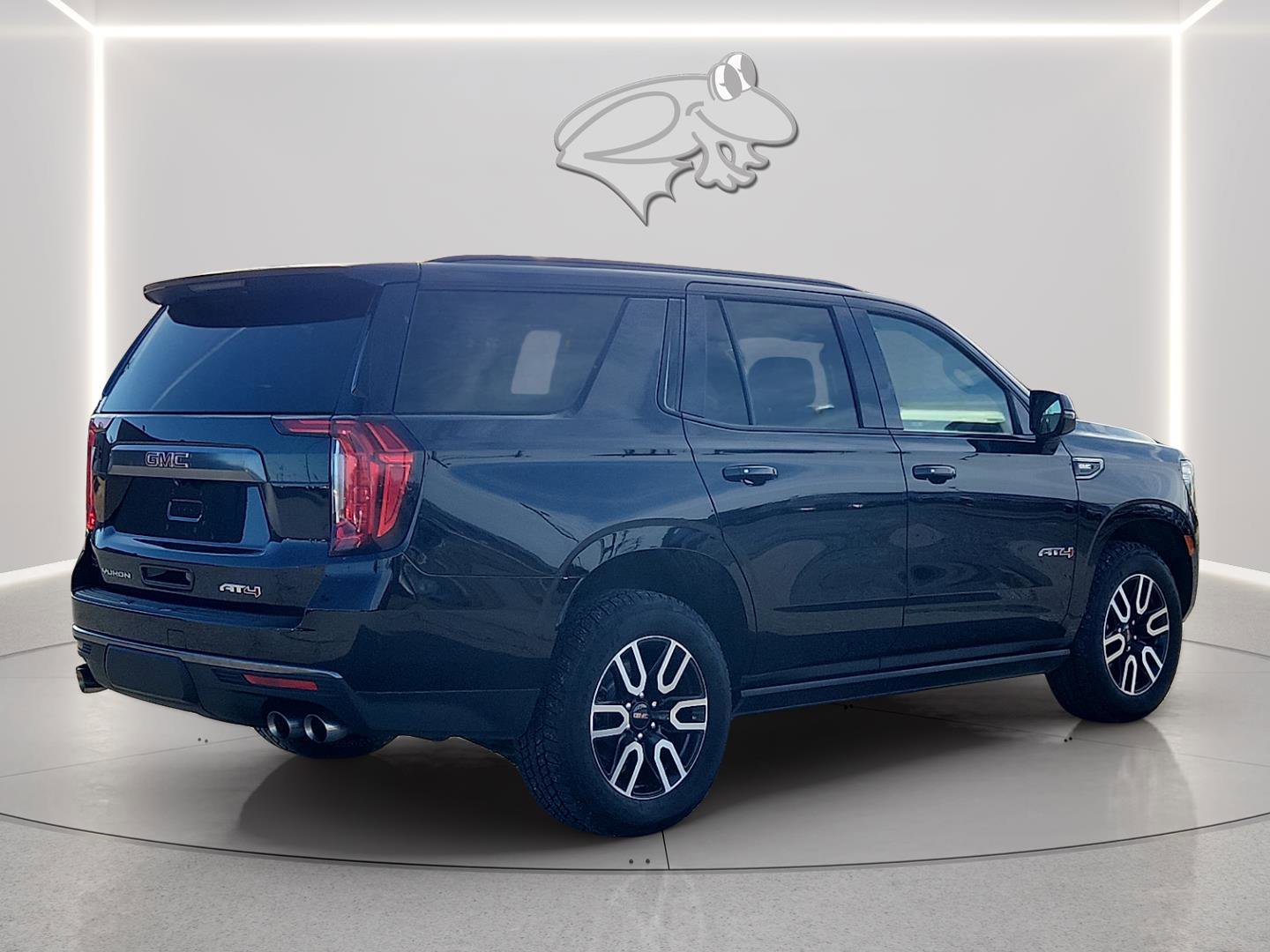 Used 2022 GMC Yukon AT4 w/ Max Trailering Package AWD/4WD image 5