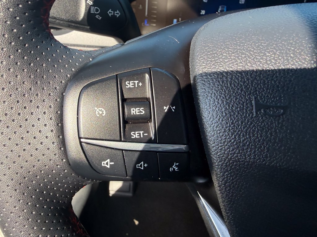 Certified 2025 Ford Escape ST-Line w/ Cold Weather Package AWD/4WD image 23