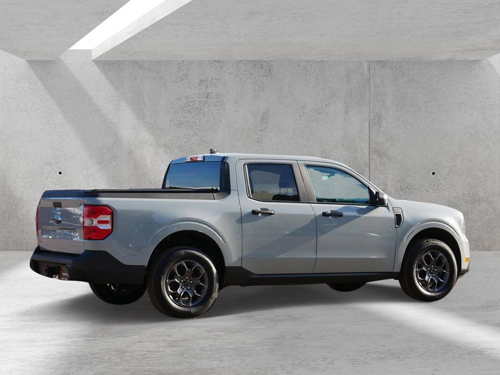 Certified 2022 Ford Maverick XLT image 3