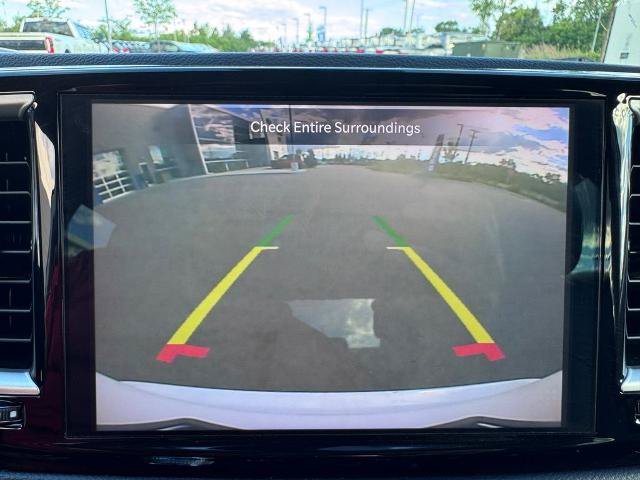 Used 2023 Chrysler Pacifica Touring-L FWD image 13