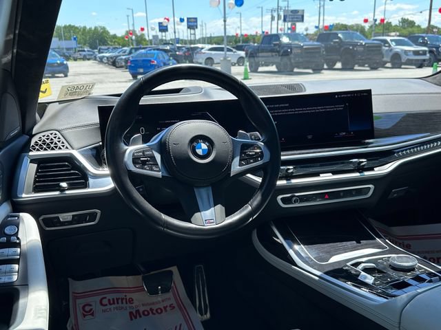Used 2023 BMW X7 xDrive40i w/ M Sport Package AWD/4WD image 11