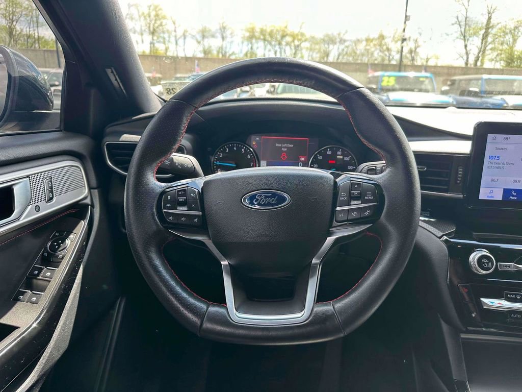 Certified 2023 Ford Explorer ST-Line AWD/4WD image 14