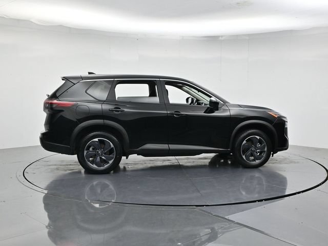 Used 2025 Nissan Rogue SV FWD image 2