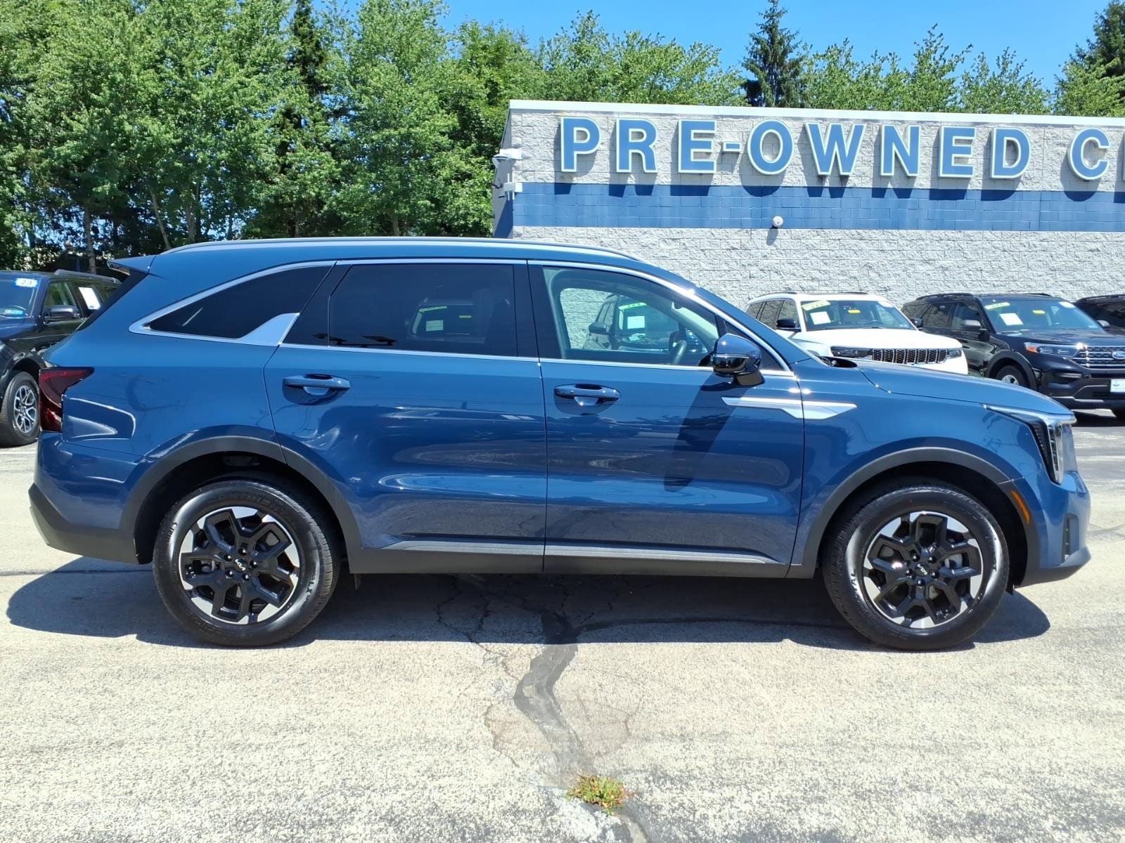 Used 2026 Kia Sorento S w/ S Panoramic Sunroof Package AWD/4WD image 2