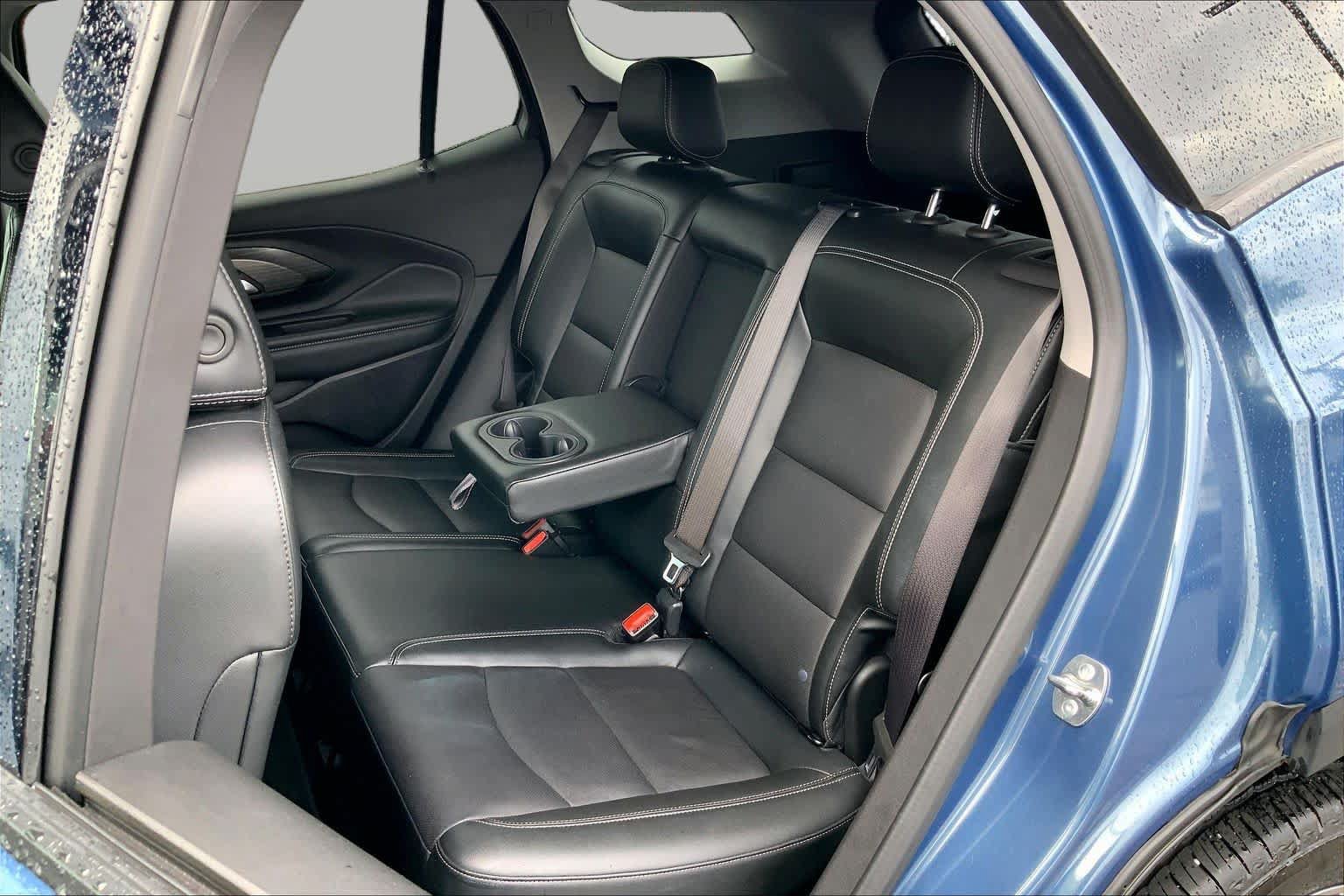 Used 2024 GMC Terrain SLT AWD/4WD image 19