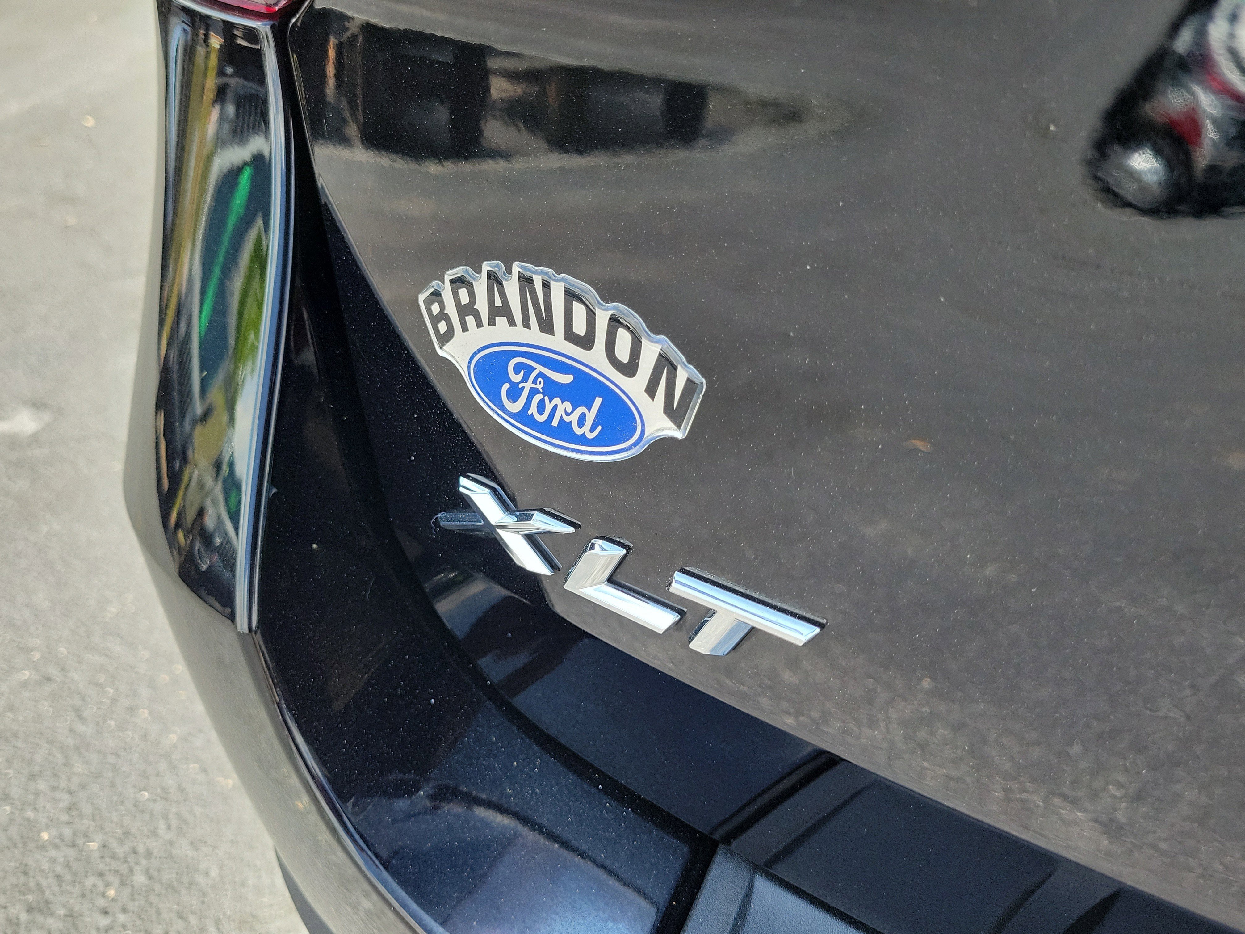 Certified 2023 Ford Explorer XLT w/ Equipment Group 202A image 9