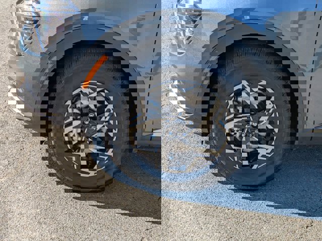 Used 2025 Kia Sportage LX image 11