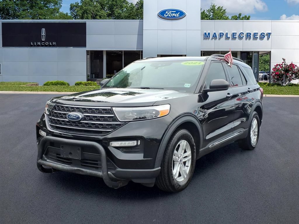 Certified 2021 Ford Explorer XLT w/ Equipment Group 202A AWD/4WD image 2