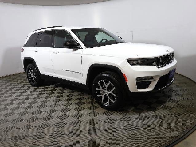 Used 2024 Jeep Grand Cherokee Limited w/ Trailer Tow Package image 5