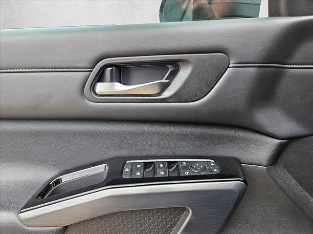 Used 2022 Nissan Pathfinder SL FWD image 27