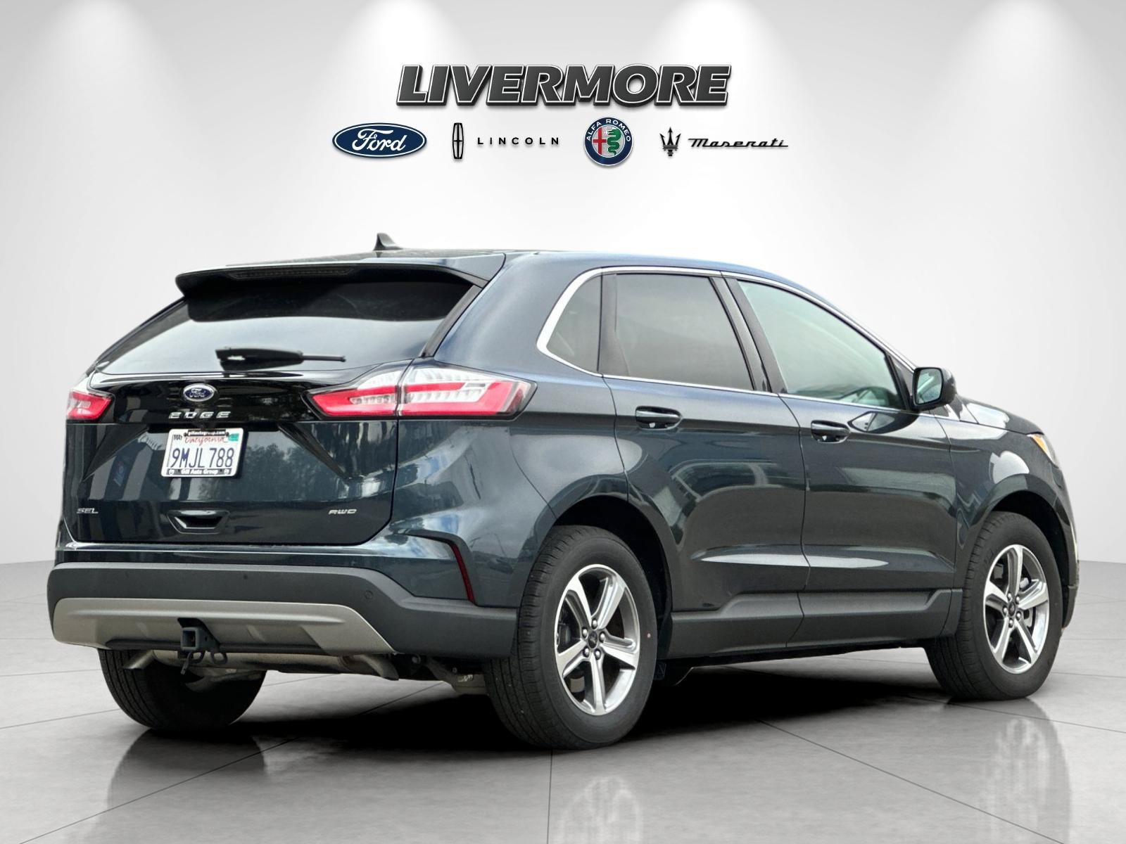 Certified 2024 Ford Edge SEL w/ Convenience Package AWD/4WD image 3