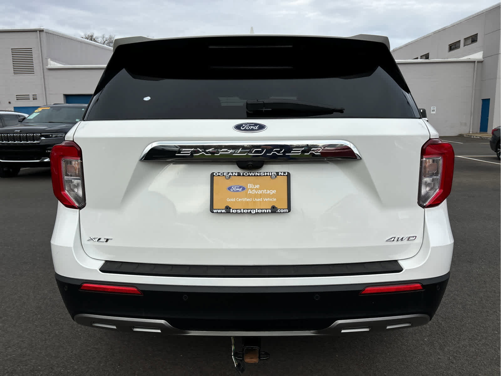Certified 2022 Ford Explorer XLT w/ Equipment Group 202A image 4