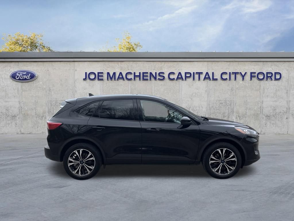 Certified 2022 Ford Escape SE w/ SE Sport Appearance Package image 5