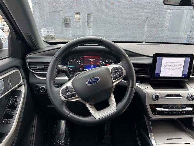 Certified 2022 Ford Explorer XLT w/ Equipment Group 202A image 30