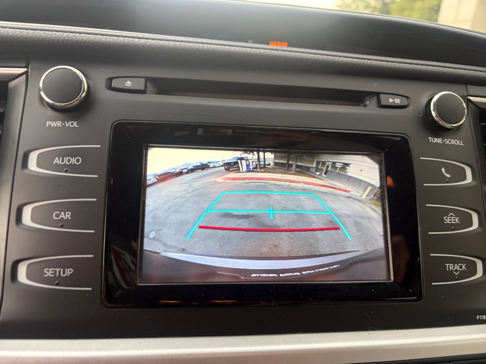 Used 2019 Toyota Highlander LE AWD/4WD image 13