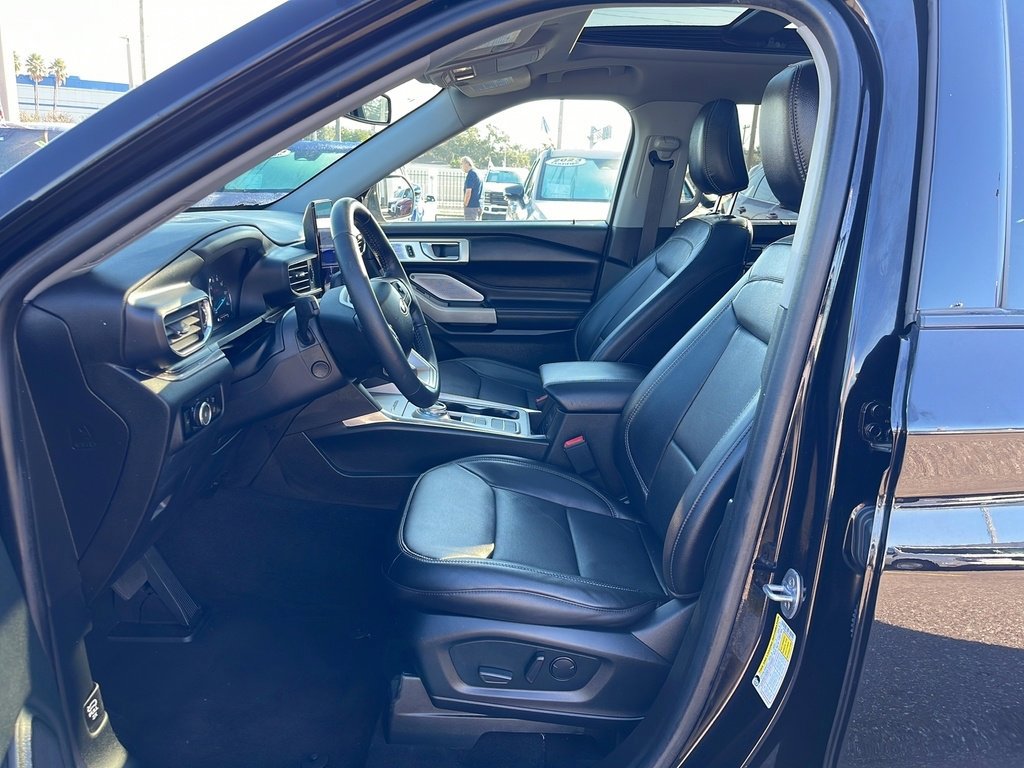 Certified 2023 Ford Explorer Limited w/ Limited Technology Package image 11