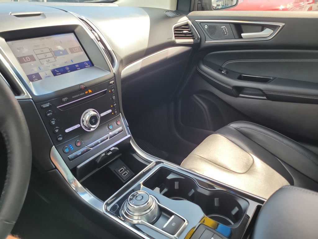 Certified 2019 Ford Edge Titanium w/ Equipment Group 301A FWD image 21