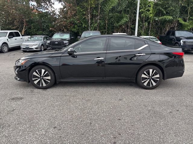 Used 2019 Nissan Altima 2.5 SV image 2