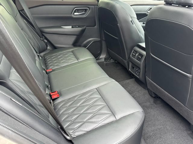 Used 2023 Nissan Rogue Platinum w/ Platinum Premium Package AWD/4WD image 11