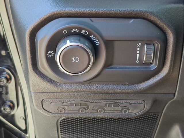 Used 2024 Jeep Wrangler Unlimited Sport AWD/4WD image 21