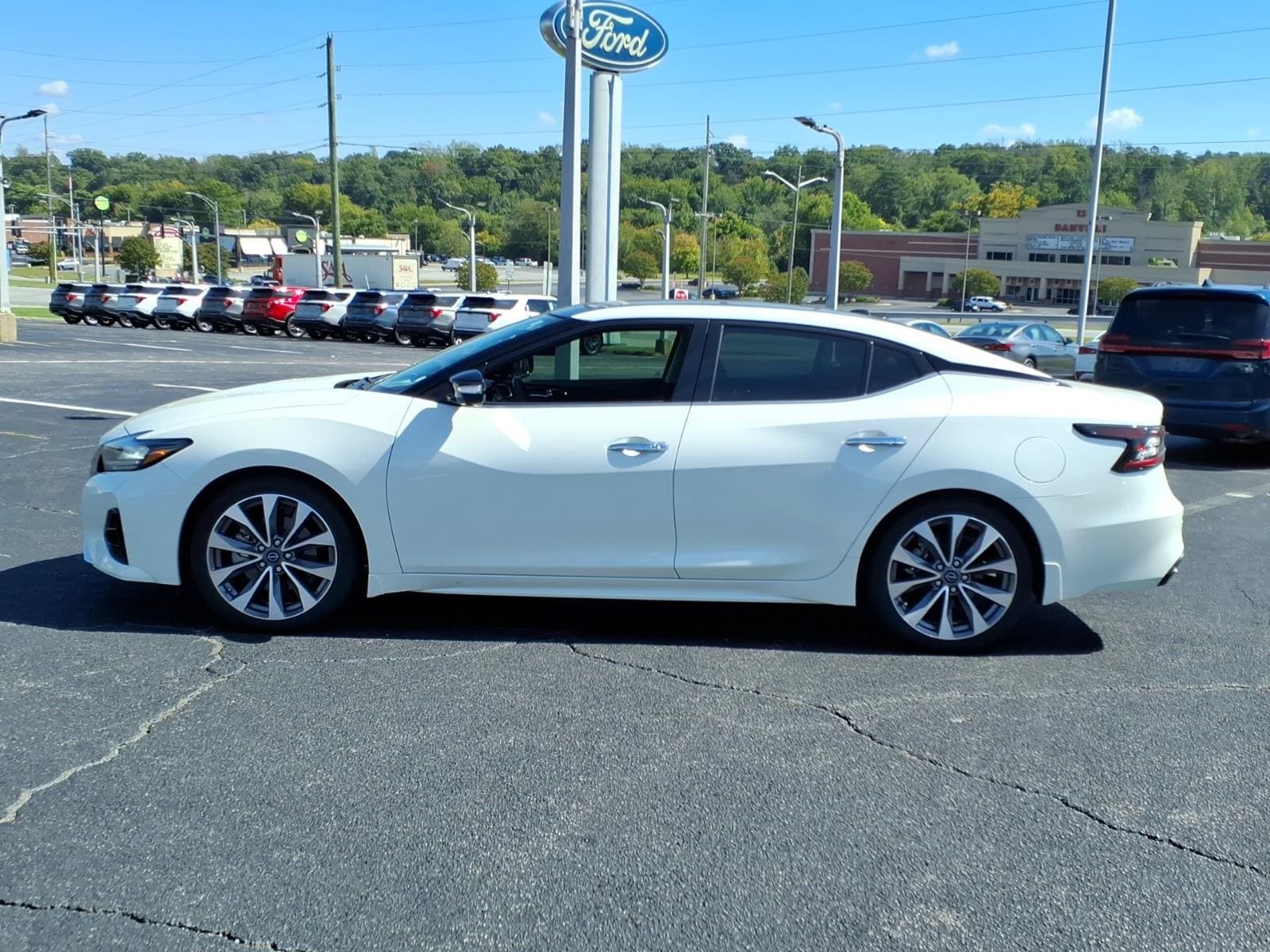 Used 2023 Nissan Maxima Platinum w/ Sport Mat Group FWD image 5