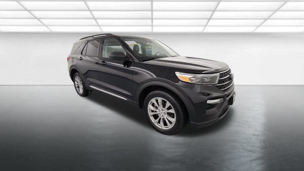 Certified 2024 Ford Explorer XLT w/ Equipment Group 202A AWD/4WD image 10