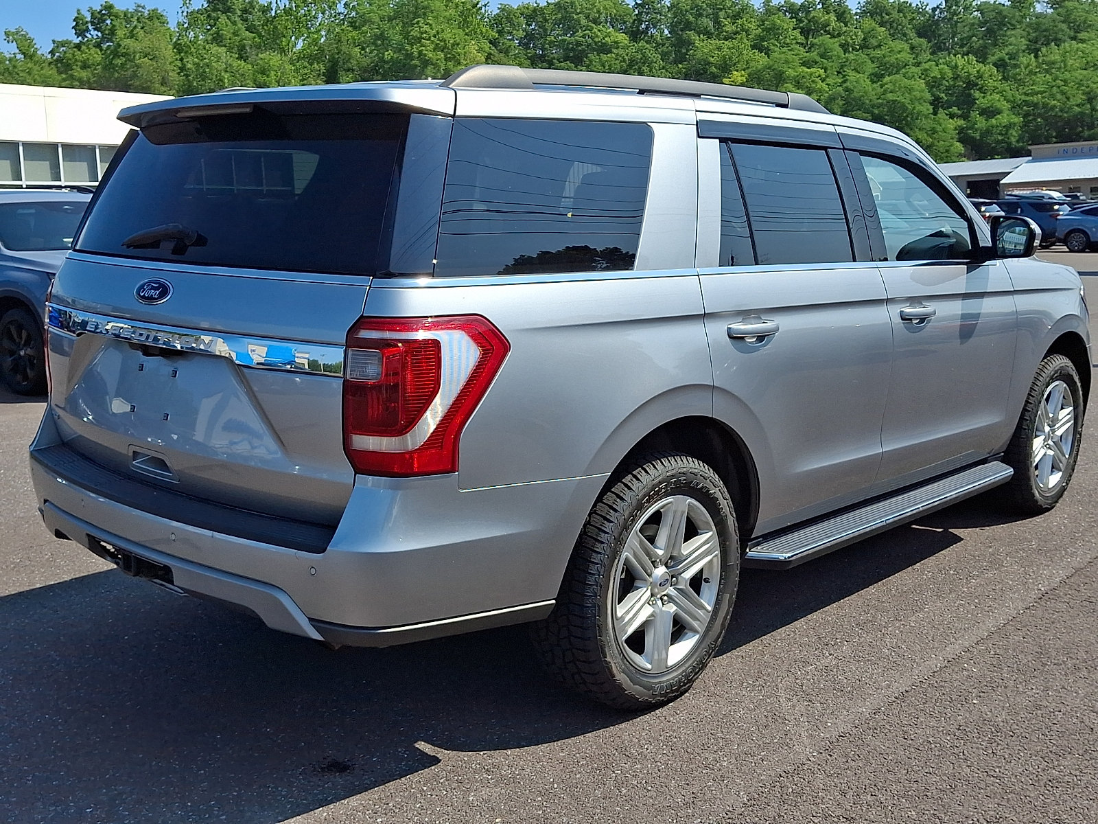Certified 2020 Ford Expedition XLT w/ Equipment Group 202A AWD/4WD image 11