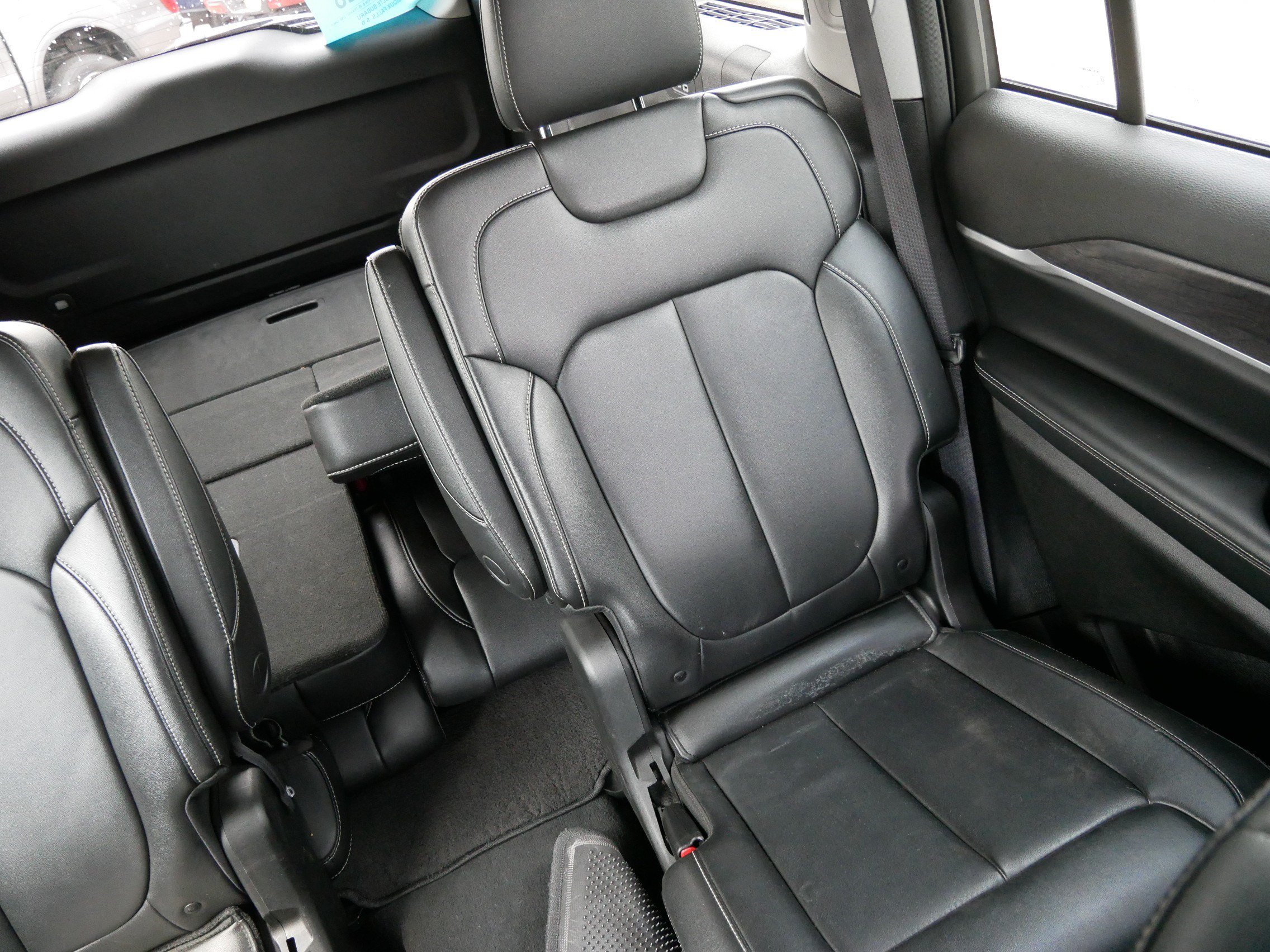 Used 2023 Jeep Grand Cherokee L Limited AWD/4WD image 14
