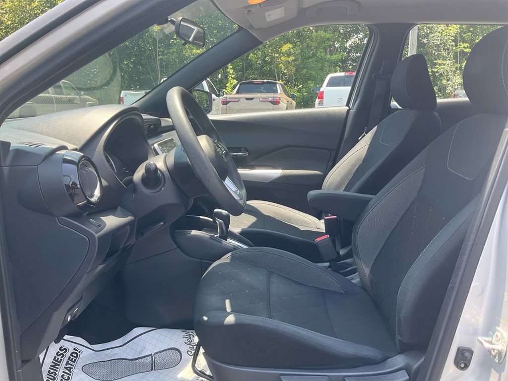 Used 2019 Nissan Kicks SV FWD image 16