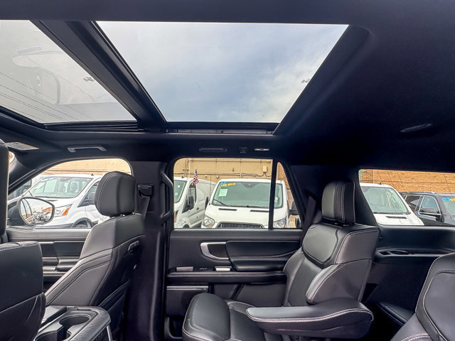 Certified 2025 Ford Expedition Platinum w/ Stealth Appearance Package image 13
