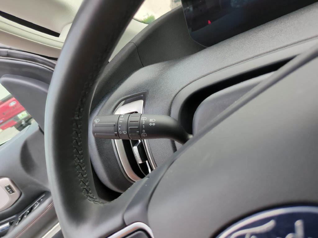 Certified 2025 Ford Expedition Active AWD/4WD image 35
