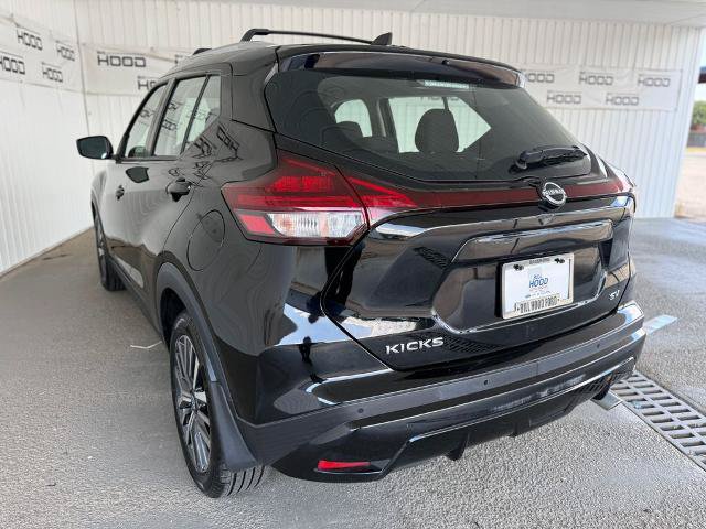 Used 2024 Nissan Kicks SV w/ Interior Electronics Package FWD image 2