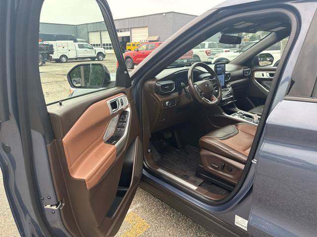 Certified 2021 Ford Explorer King Ranch w/ Premium Technology Package AWD/4WD image 6