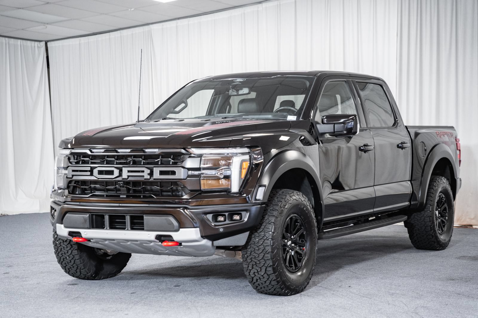 Certified 2025 Ford F150 Raptor AWD/4WD image 3