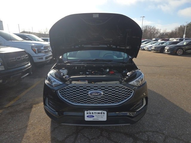 Certified 2024 Ford Edge SEL image 8
