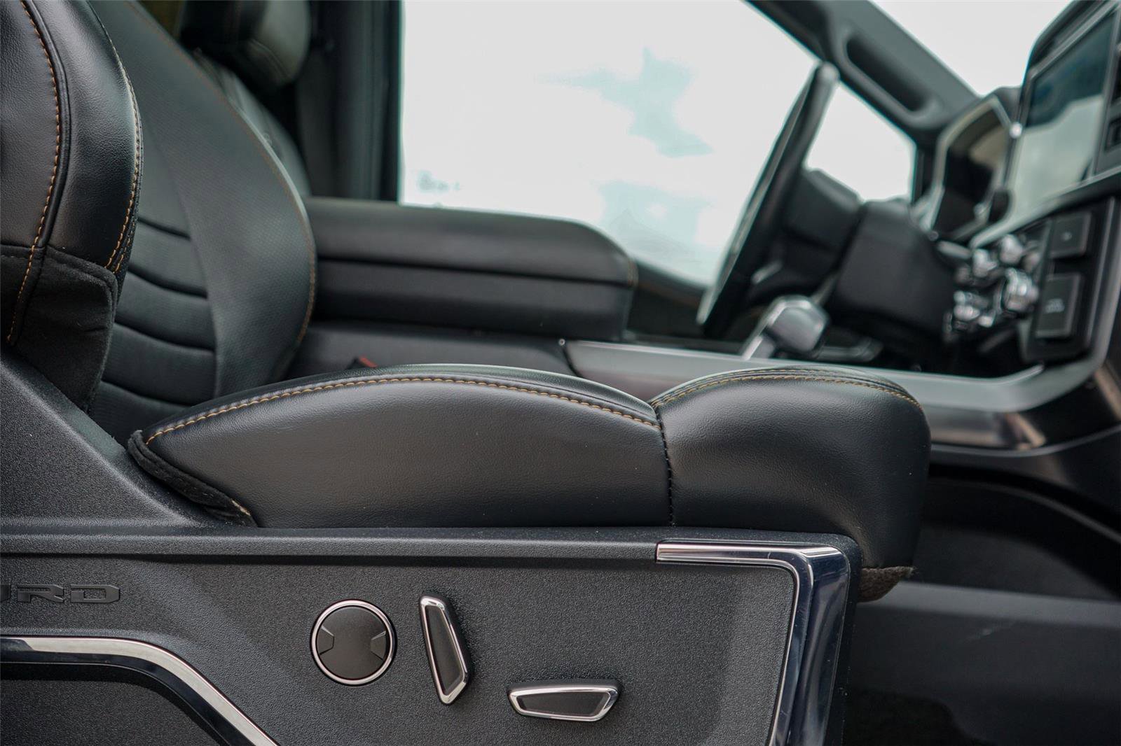 Certified 2022 Ford F150 Platinum w/ Equipment Group 701A High image 29