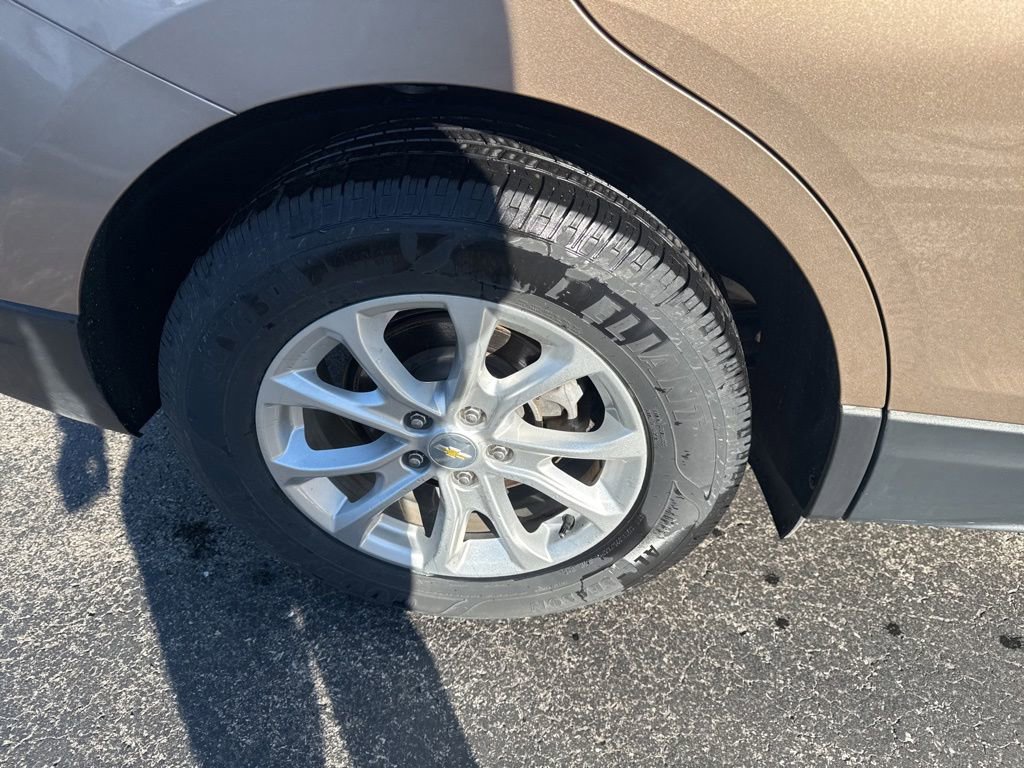 Used 2019 Chevrolet Equinox LT w/ Driver Convenience Package FWD image 12