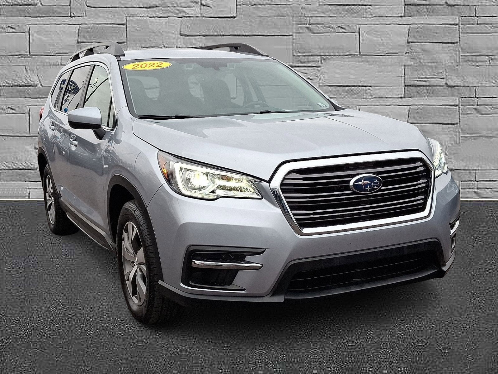 Used 2022 Subaru Ascent Premium w/ Convenience Package image 2