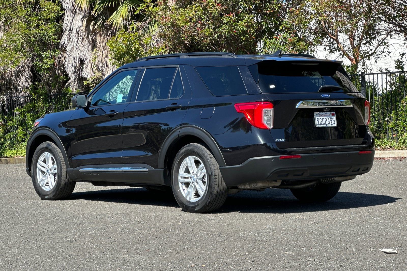 Certified 2023 Ford Explorer XLT RWD image 5