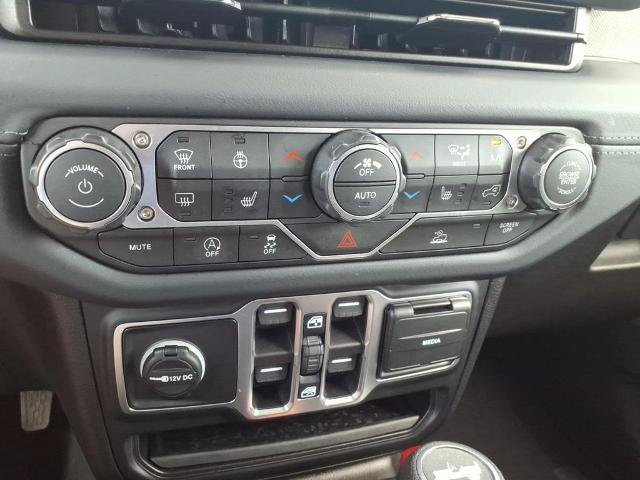 Used 2026 Jeep Wrangler Unlimited Sahara AWD/4WD image 20