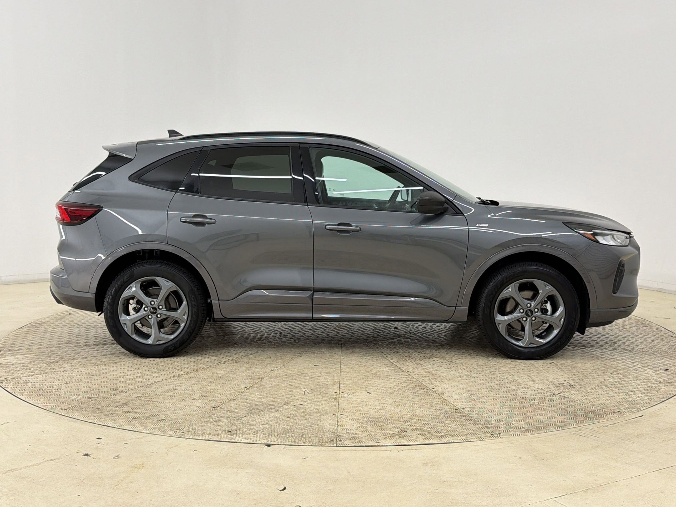 Certified 2024 Ford Escape ST-Line AWD/4WD image 8