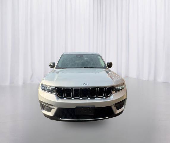 Used 2023 Jeep Grand Cherokee Laredo w/ Luxury Tech Group I AWD/4WD image 25