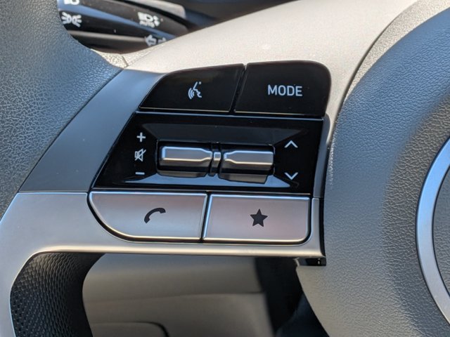 Used 2025 Hyundai Elantra Hybrid FWD image 18