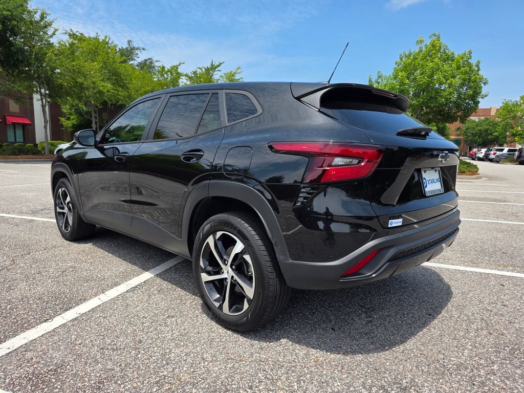 Used 2024 Chevrolet Trax RS FWD image 37