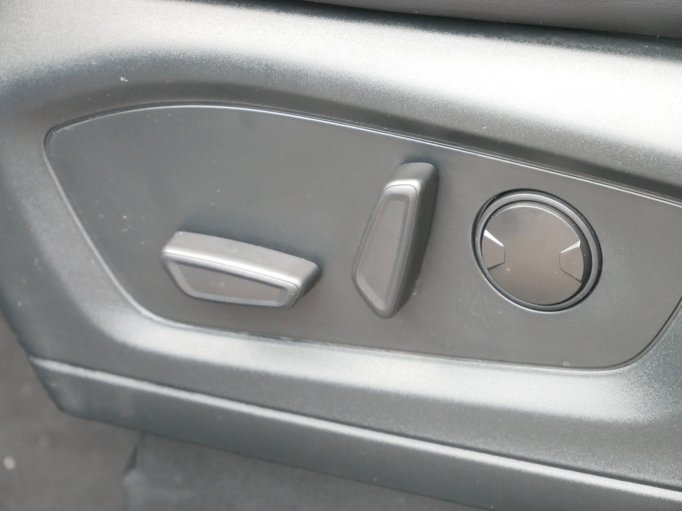 Certified 2023 Ford Explorer XLT w/ Equipment Group 202A image 12