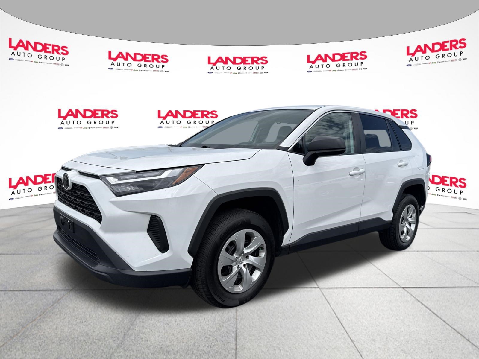 Used 2023 Toyota RAV4 LE AWD/4WD image 7