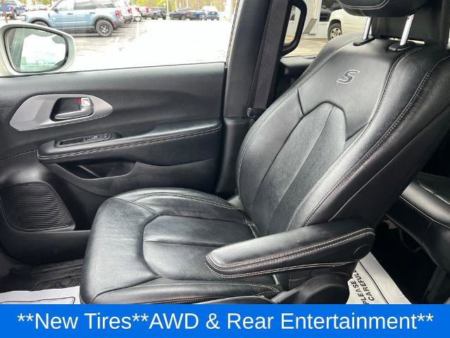 Used 2021 Chrysler Pacifica Touring-L w/ Uconnect Theater Family Group AWD/4WD image 25