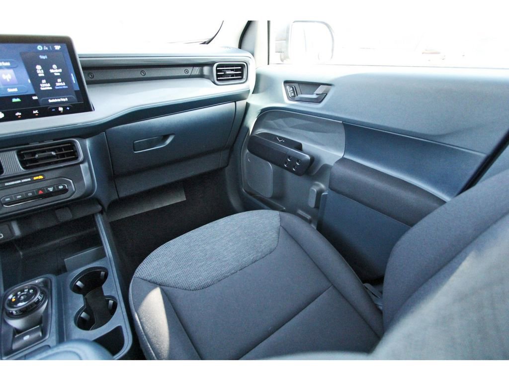 Certified 2025 Ford Maverick XL FWD image 13